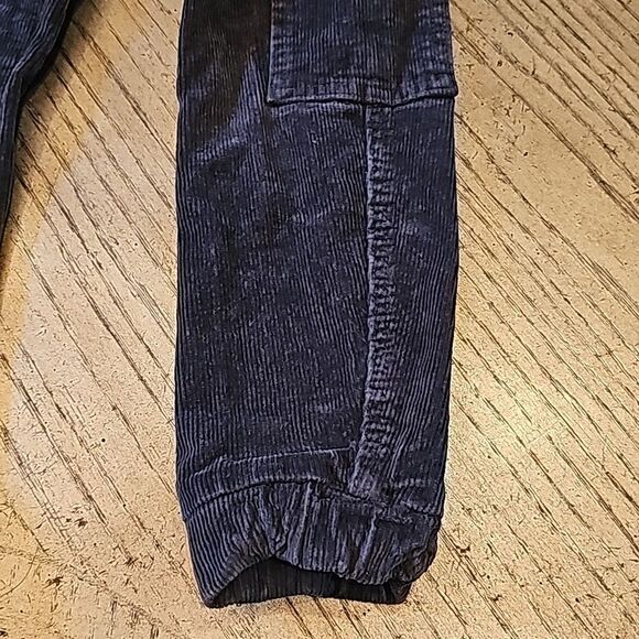 Black corduroy joggers size 6 - Picture 5 of 10